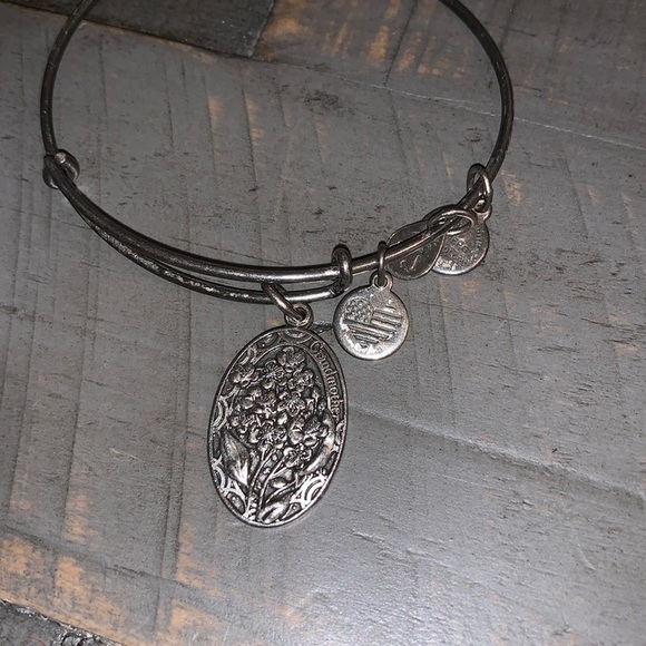 Alex and Ani Grandmother Bracelet 2015 - Picture 1 of 4